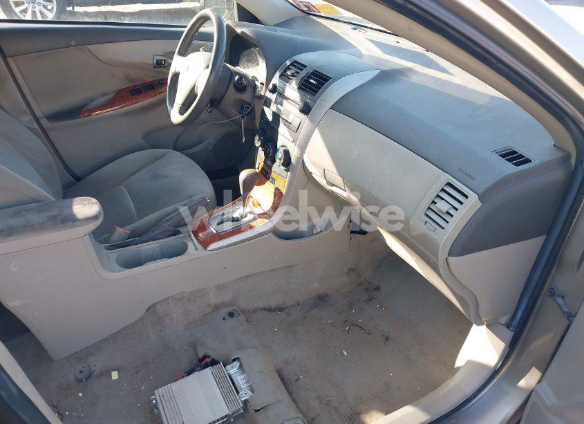 Photo 5 of 2009 Toyota Corolla XLE (VIN 1NXBU40E69Z003339)