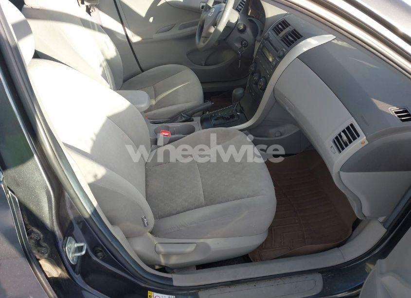 Photo 5 of 2009 Toyota Corolla (VIN 1NXBU40E69Z013823)