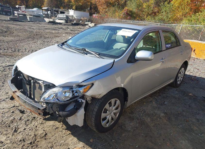 Photo 2 of 2009 Toyota Corolla LE (VIN 1NXBU40E69Z039578)