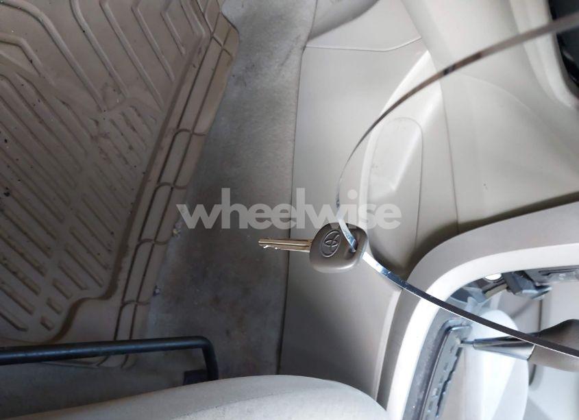 Photo 11 of 2009 Toyota Corolla LE (VIN 1NXBU40E69Z044022)