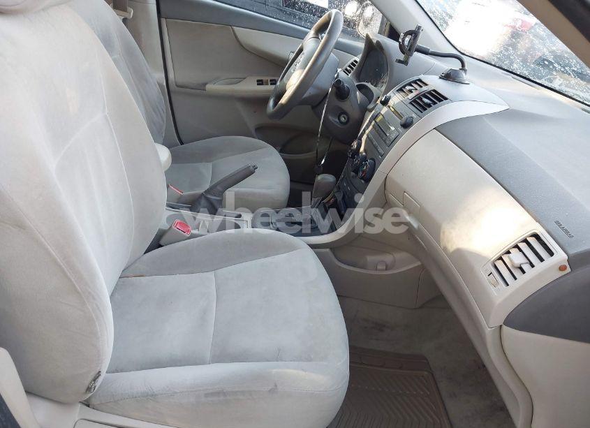 Photo 5 of 2009 Toyota Corolla LE (VIN 1NXBU40E69Z044022)