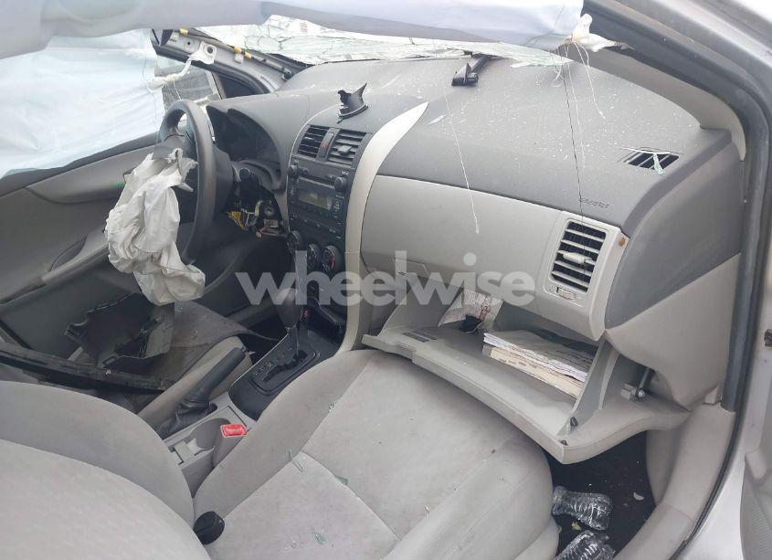 Photo 5 of 2009 Toyota Corolla LE (VIN 1NXBU40E69Z044828)