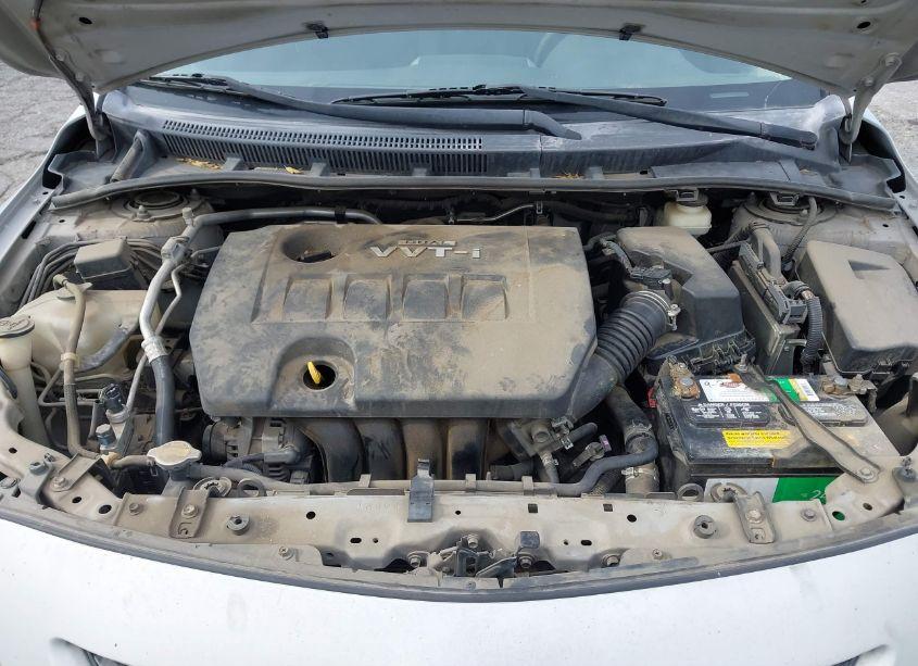 Photo 10 of 2009 Toyota Corolla S (VIN 1NXBU40E69Z047521)