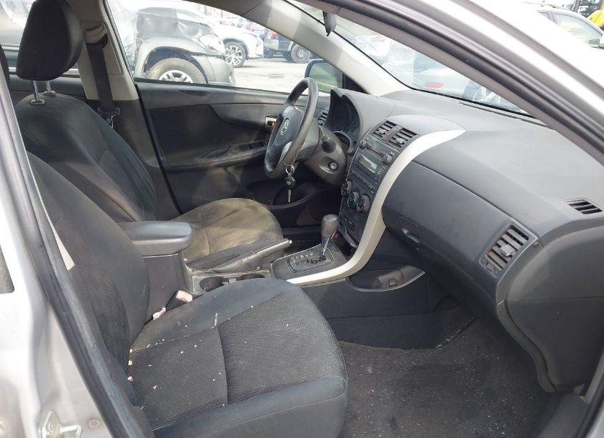 Photo 5 of 2009 Toyota Corolla S (VIN 1NXBU40E69Z047521)