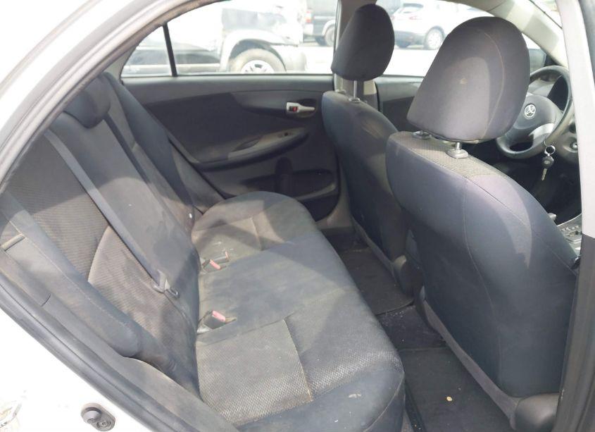 Photo 8 of 2009 Toyota Corolla S (VIN 1NXBU40E69Z047521)