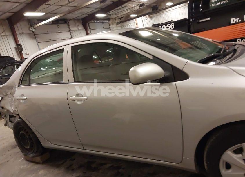 Photo 14 of 2009 Toyota Corolla LE (VIN 1NXBU40E69Z129314)