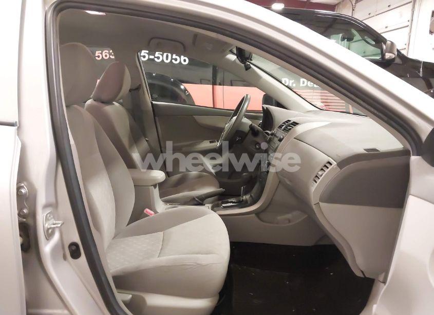 Photo 5 of 2009 Toyota Corolla LE (VIN 1NXBU40E69Z129314)