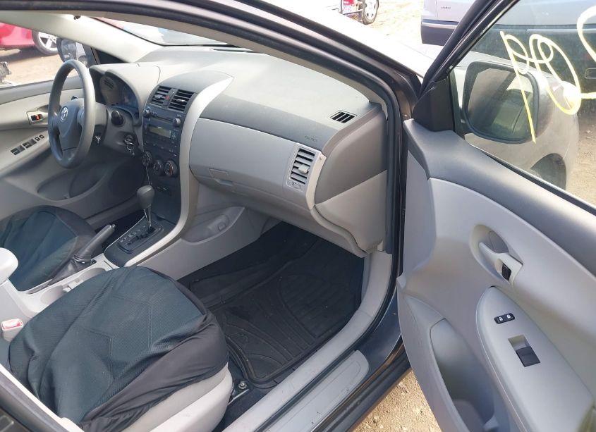 Photo 5 of 2009 Toyota Corolla LE (VIN 1NXBU40E69Z151944)