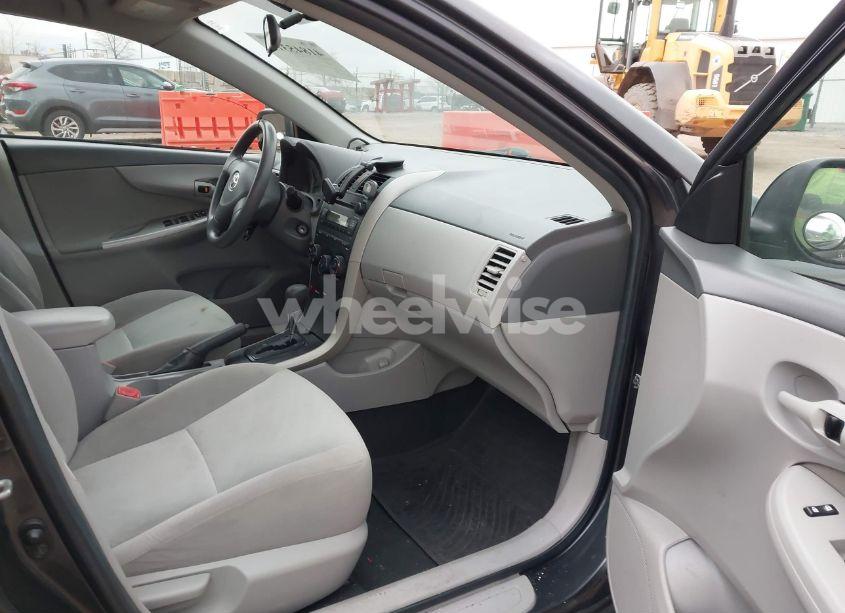 Photo 5 of 2009 Toyota Corolla LE (VIN 1NXBU40E69Z164080)