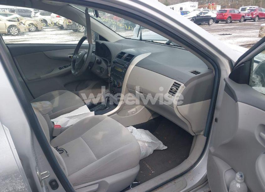 Photo 5 of 2009 Toyota Corolla LE (VIN 1NXBU40E79Z075554)