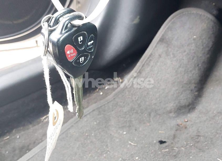 Photo 11 of 2009 Toyota Corolla S (VIN 1NXBU40E79Z088501)