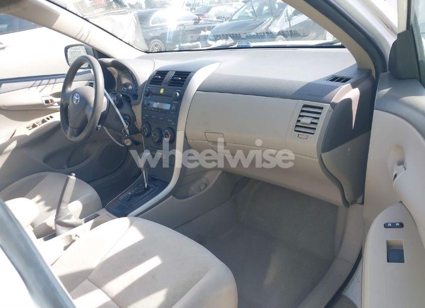 Photo 5 of 2009 Toyota Corolla LE (VIN 1NXBU40E79Z092161)