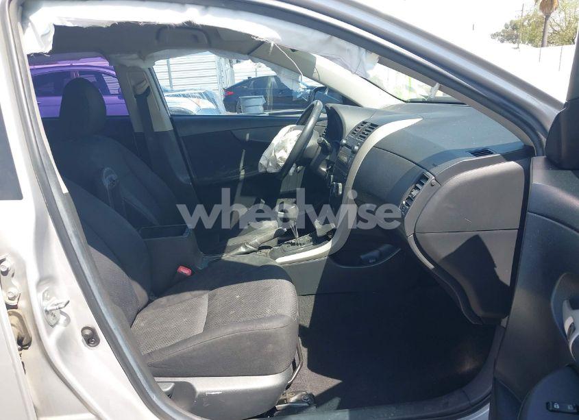 Photo 5 of 2009 Toyota Corolla S (VIN 1NXBU40E79Z102669)