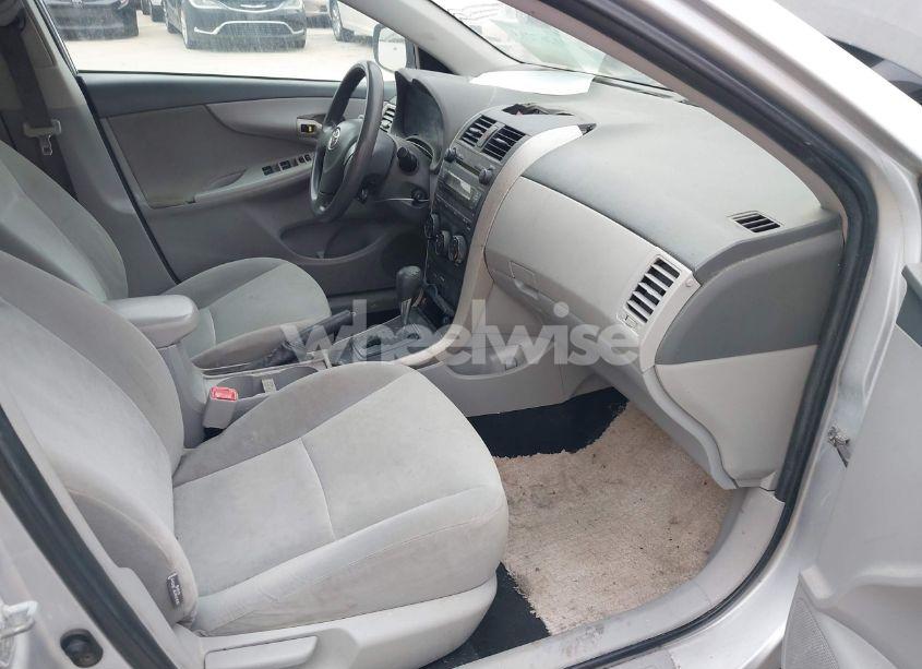 Photo 5 of 2009 Toyota Corolla LE (VIN 1NXBU40E79Z137180)