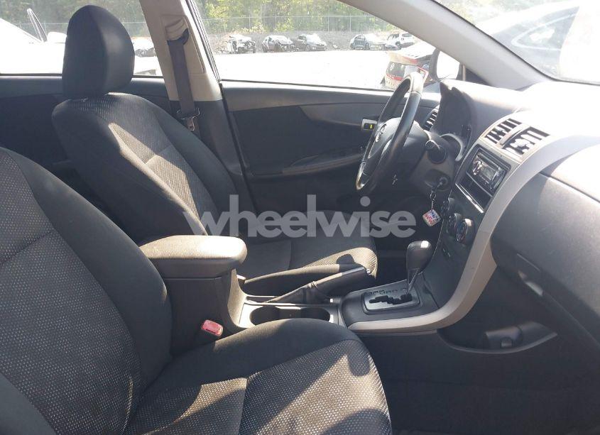 Photo 5 of 2009 Toyota Corolla S (VIN 1NXBU40E79Z151337)