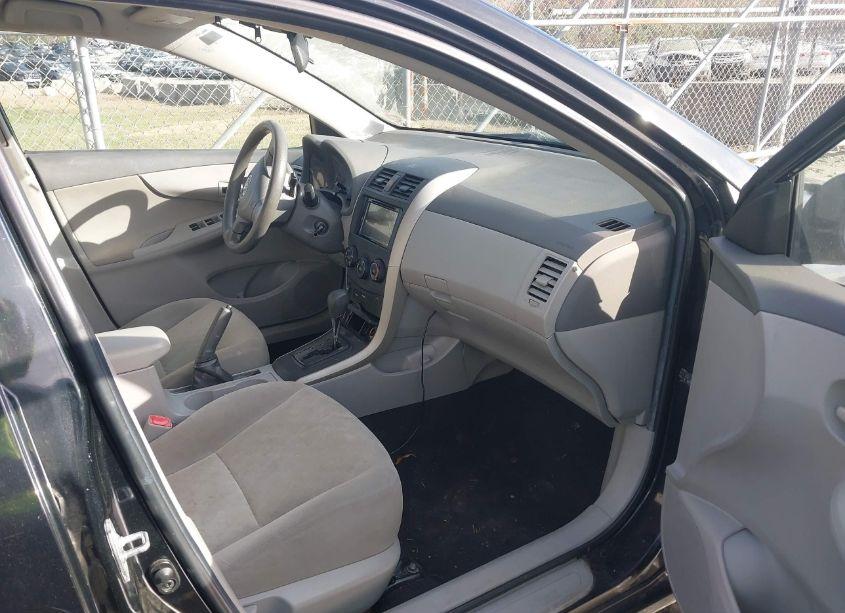 Photo 5 of 2009 Toyota Corolla LE (VIN 1NXBU40E79Z161012)