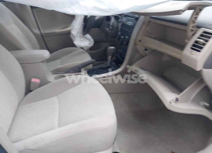 Photo 5 of 2009 Toyota Corolla LE (VIN 1NXBU40E79Z164489)