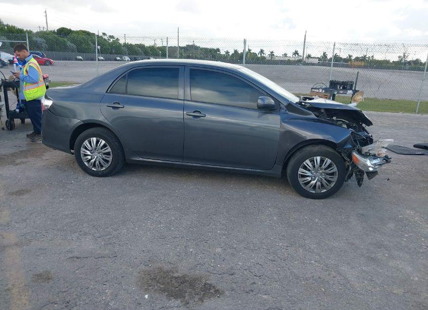 2009 Toyota Corolla LE (VIN 1NXBU40E89Z038612) main photo