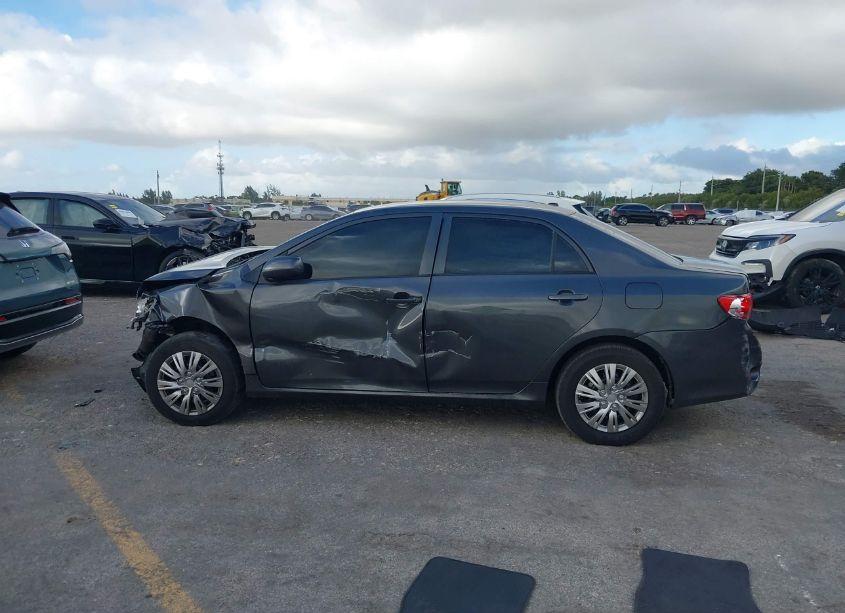 Photo 15 of 2009 Toyota Corolla LE (VIN 1NXBU40E89Z038612)
