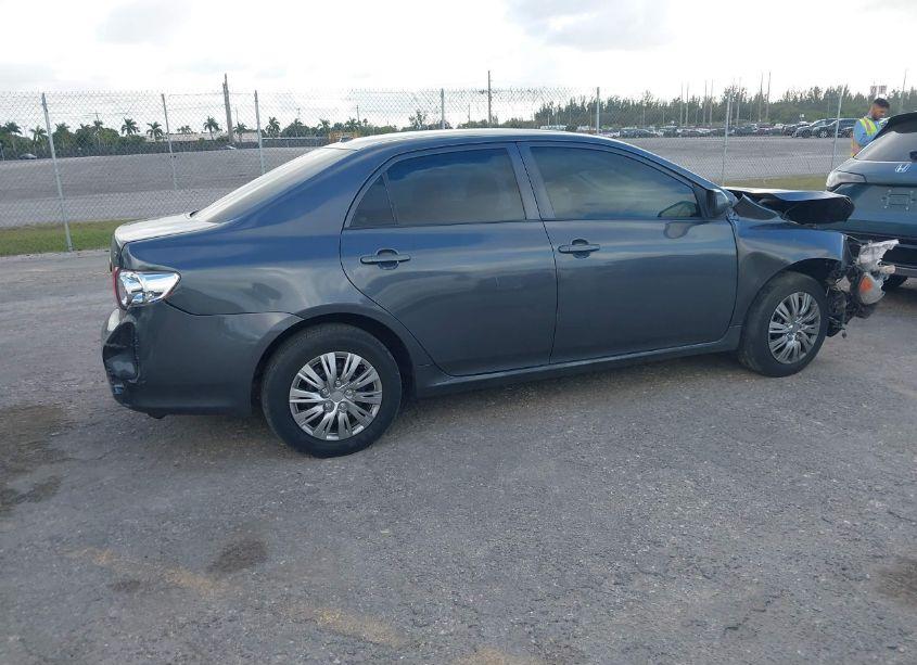 Photo 4 of 2009 Toyota Corolla LE (VIN 1NXBU40E89Z038612)