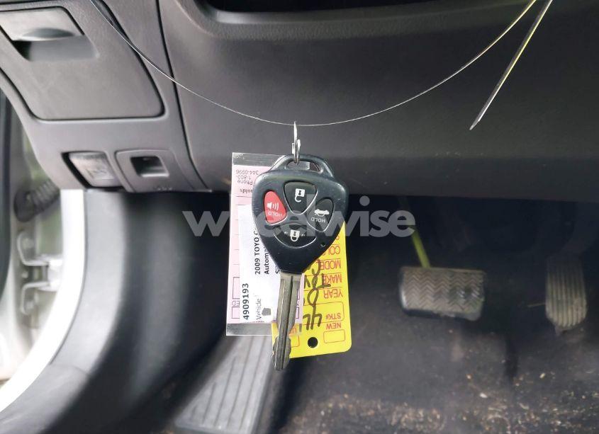 Photo 11 of 2009 Toyota Corolla S (VIN 1NXBU40E89Z060772)