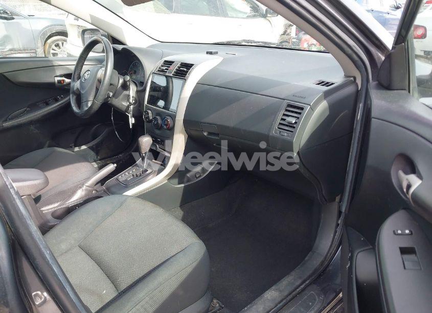 Photo 5 of 2009 Toyota Corolla S (VIN 1NXBU40E89Z069231)