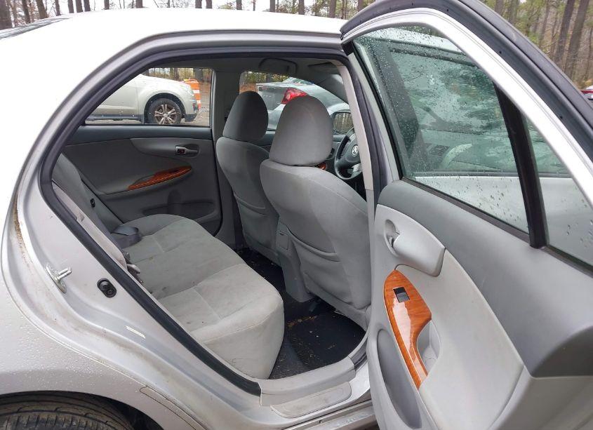 Photo 8 of 2009 Toyota Corolla XLE (VIN 1NXBU40E89Z076342)