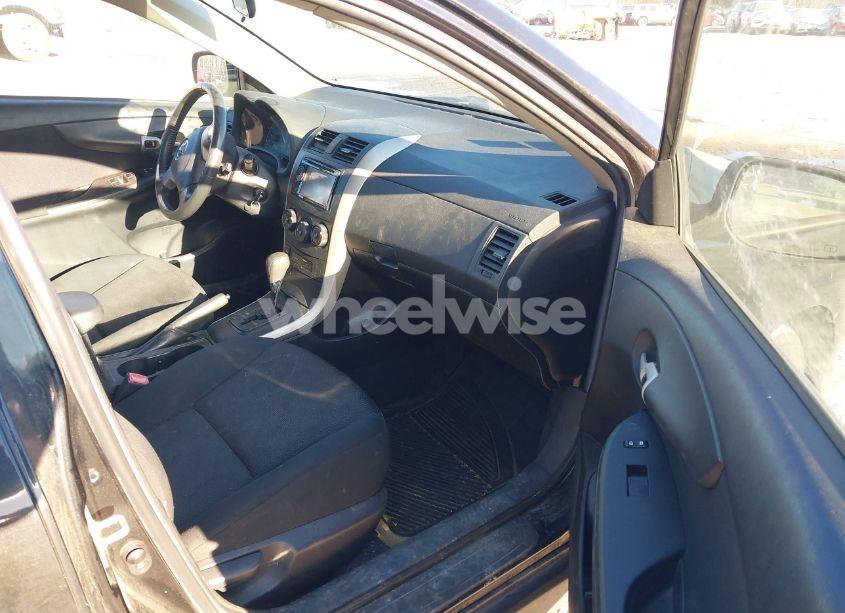 Photo 5 of 2009 Toyota Corolla S (VIN 1NXBU40E89Z084554)