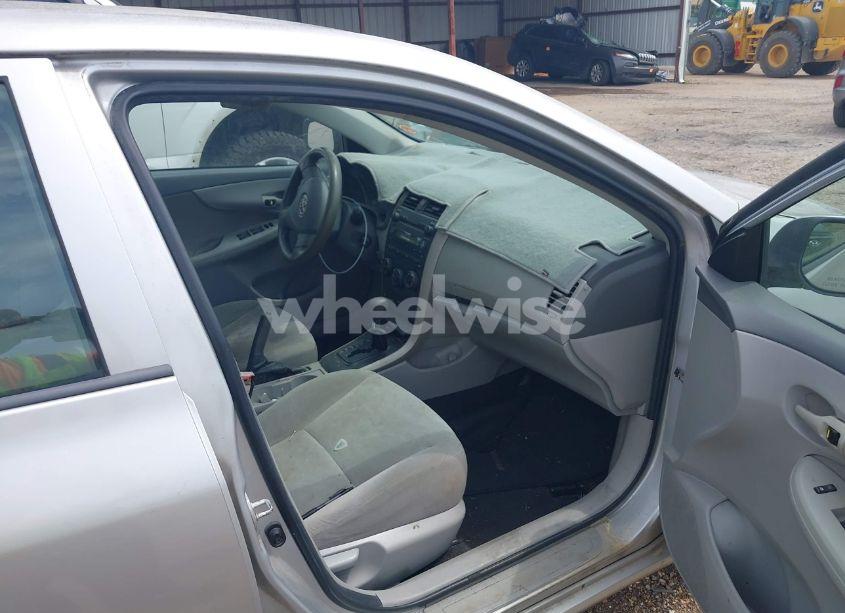 Photo 5 of 2009 Toyota Corolla LE (VIN 1NXBU40E89Z106097)