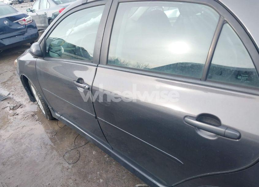 Photo 14 of 2009 Toyota Corolla S (VIN 1NXBU40E89Z126964)