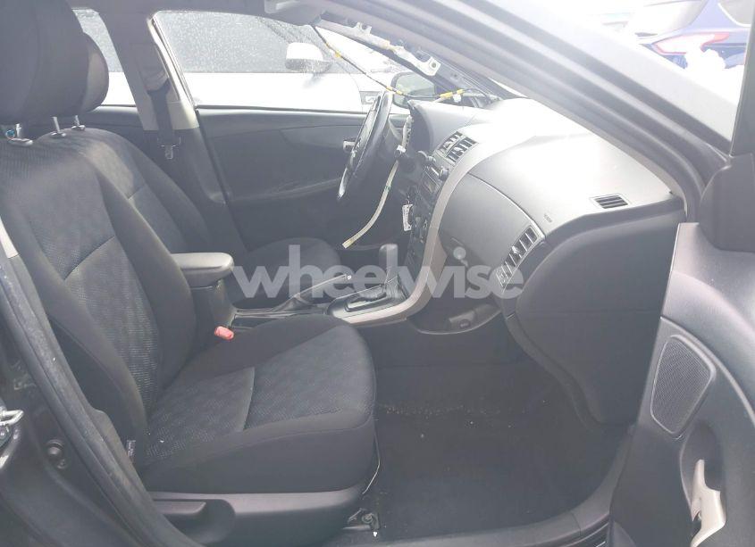 Photo 5 of 2009 Toyota Corolla S (VIN 1NXBU40E89Z126964)