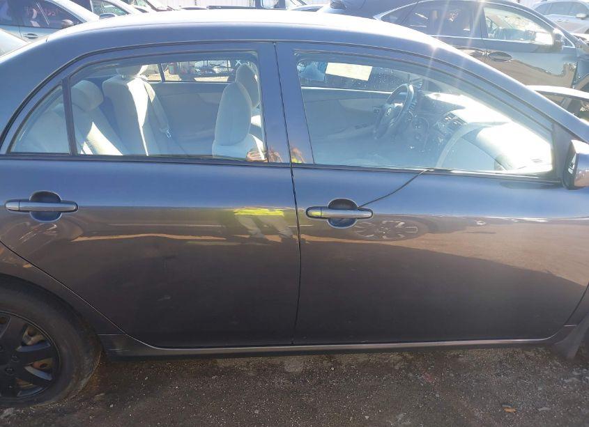 Photo 14 of 2009 Toyota Corolla LE (VIN 1NXBU40E89Z147734)