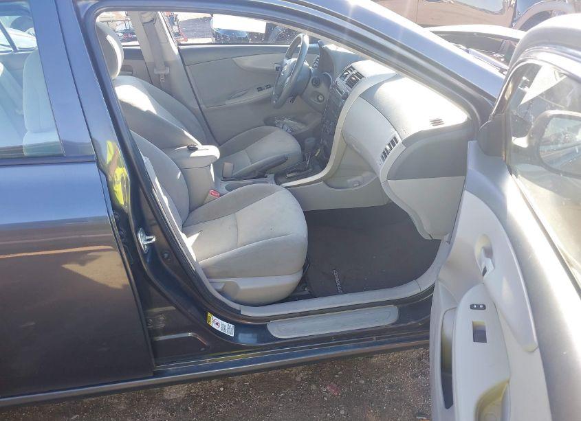 Photo 5 of 2009 Toyota Corolla LE (VIN 1NXBU40E89Z147734)