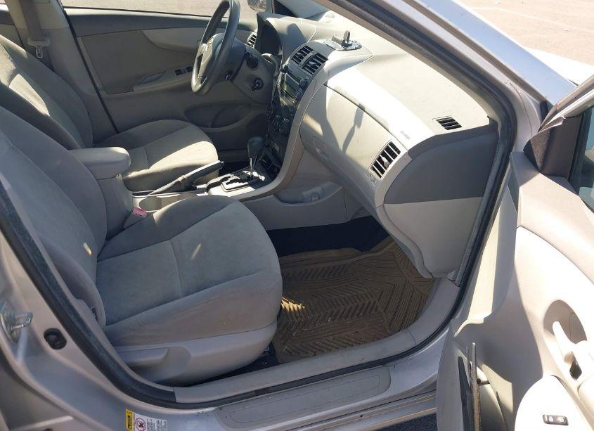 Photo 5 of 2009 Toyota Corolla LE (VIN 1NXBU40E89Z153730)