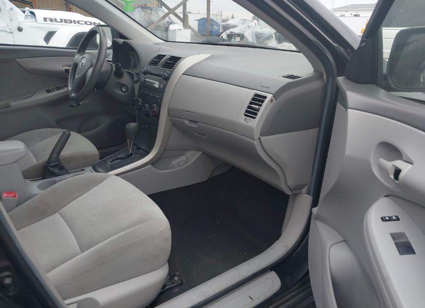 Photo 5 of 2009 Toyota Corolla LE (VIN 1NXBU40E99Z011726)