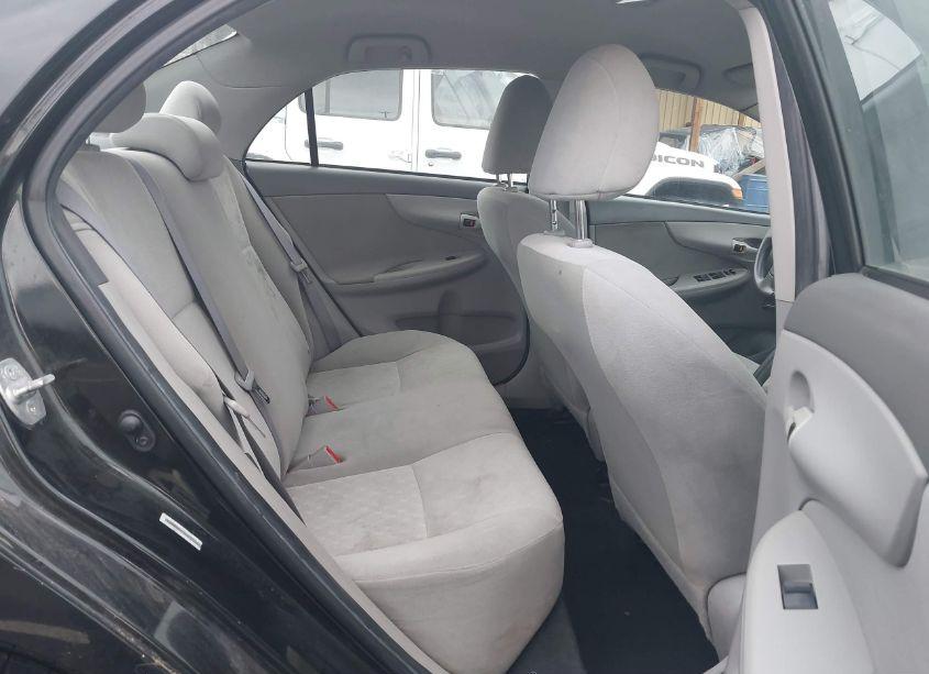 Photo 8 of 2009 Toyota Corolla LE (VIN 1NXBU40E99Z011726)