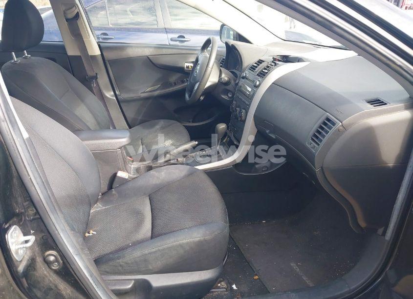 Photo 5 of 2009 Toyota Corolla S (VIN 1NXBU40E99Z017493)