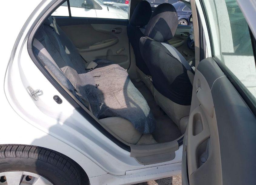 Photo 8 of 2009 Toyota Corolla (VIN 1NXBU40E99Z062630)