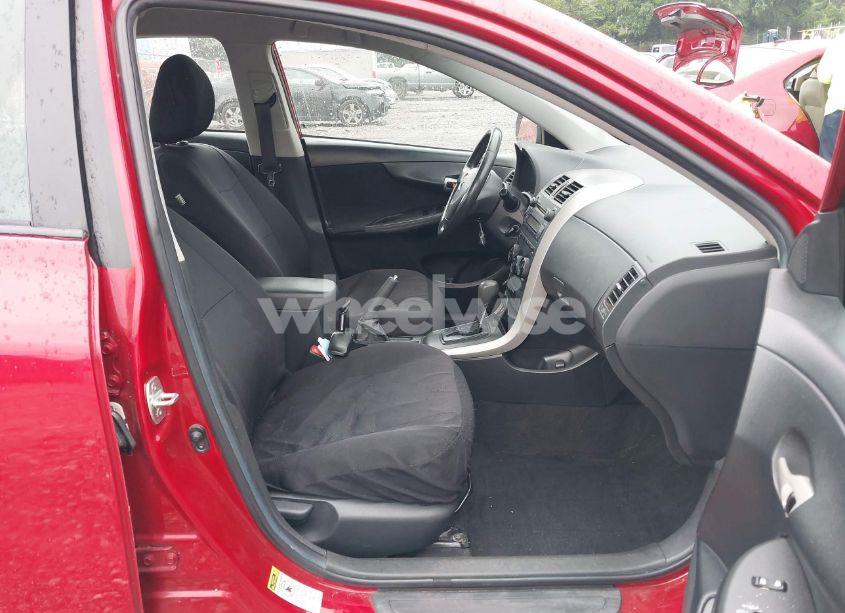 Photo 5 of 2009 Toyota Corolla S (VIN 1NXBU40E99Z095370)