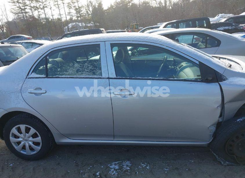 Photo 13 of 2009 Toyota Corolla LE (VIN 1NXBU40E99Z112426)