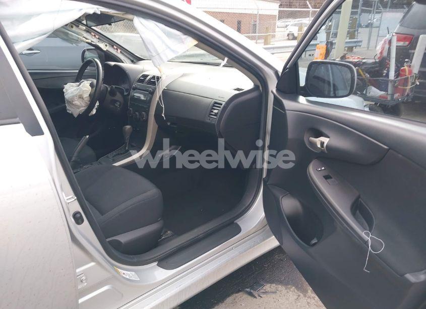 Photo 5 of 2009 Toyota Corolla S (VIN 1NXBU40E99Z153476)