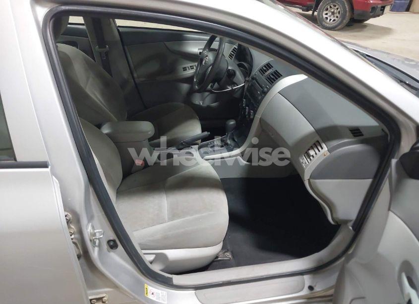 Photo 5 of 2009 Toyota Corolla LE (VIN 1NXBU40EX9Z024937)