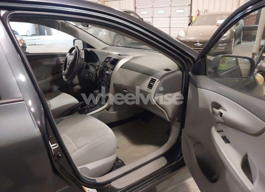 Photo 5 of 2009 Toyota Corolla LE (VIN 1NXBU40EX9Z062605)