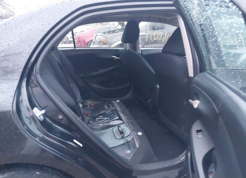 Photo 8 of 2009 Toyota Corolla S (VIN 1NXBU40EX9Z065911)