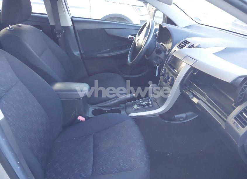 Photo 5 of 2009 Toyota Corolla S (VIN 1NXBU40EX9Z073507)