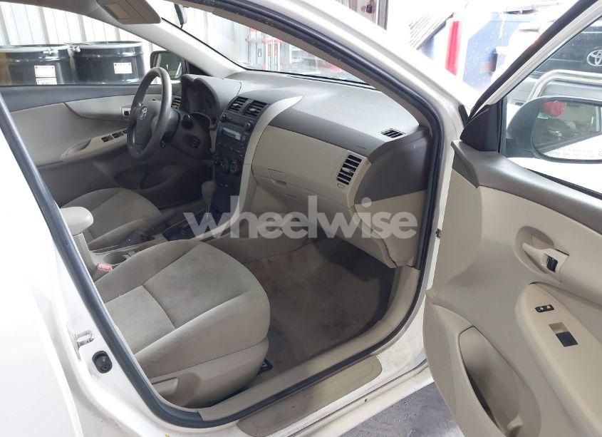 Photo 5 of 2009 Toyota Corolla LE (VIN 1NXBU40EX9Z073880)