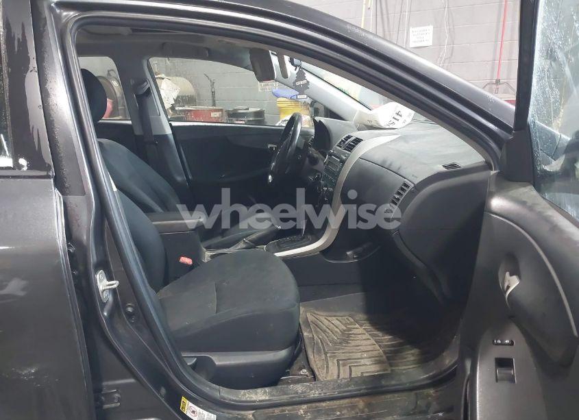 Photo 5 of 2009 Toyota Corolla S (VIN 1NXBU40EX9Z077122)