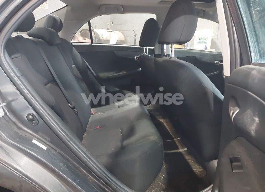 Photo 8 of 2009 Toyota Corolla S (VIN 1NXBU40EX9Z077122)