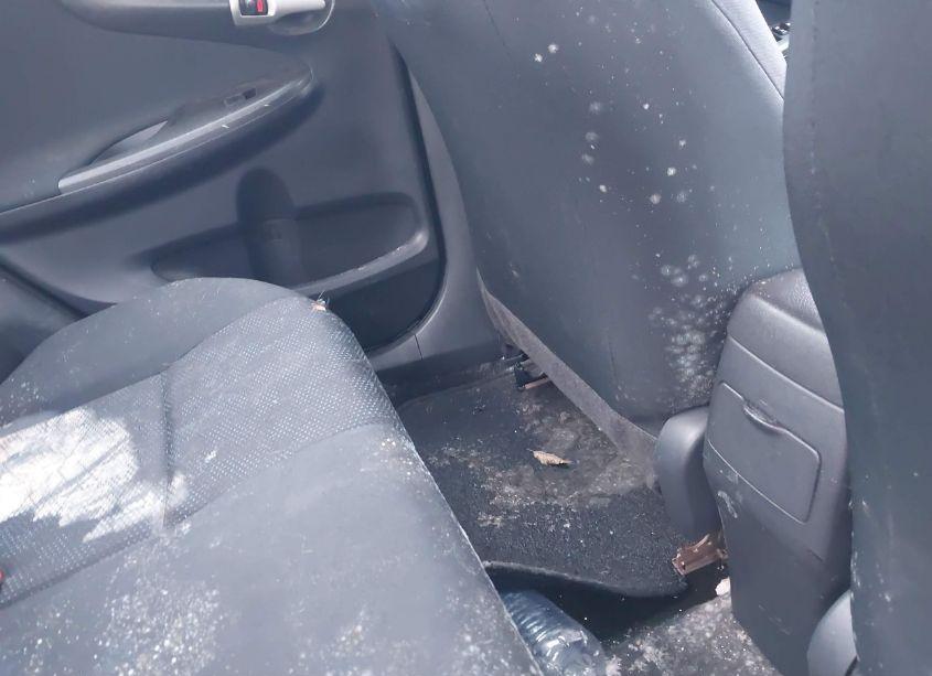 Photo 17 of 2009 Toyota Corolla S (VIN 1NXBU40EX9Z078450)