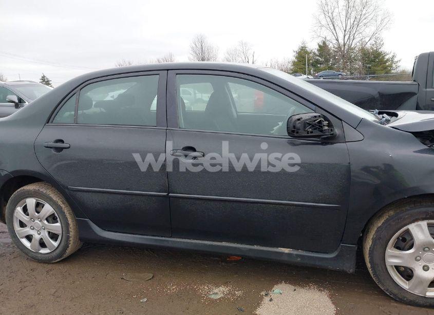 Photo 13 of 2009 Toyota Corolla S (VIN 1NXBU40EX9Z082787)